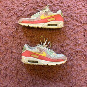Nike Women's Air Max 90 Sneakers Pink Sea Glass Saturn Gold Seafoam Green Sz 8.5